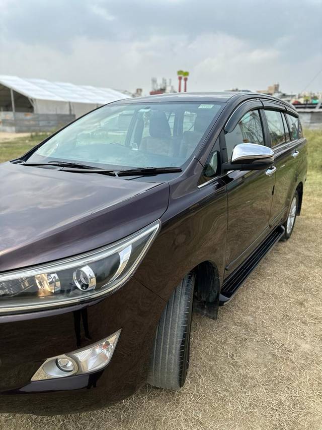 https://images10.gaadi.com/usedcar_image/3539541/original/48e538b6-a30a-4623-8975-820528f11cbc-used_car_2843310_1692088486.jpg?imwidth=6400