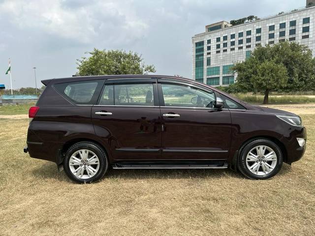 https://images10.gaadi.com/usedcar_image/3539541/original/f4b602cc-6335-4799-af5c-991c9de726f5-used_car_2843310_1692088462.jpg?imwidth=6401
