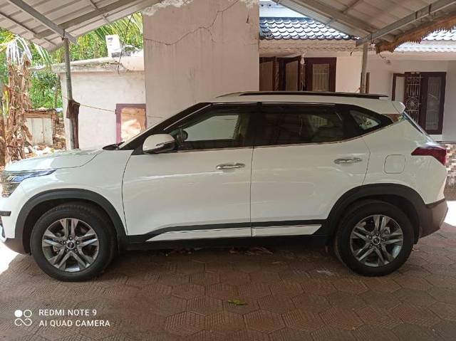 https://images10.gaadi.com/usedcar_image/3539914/original/processed_8a2d9d9e-a8dd-40be-b4cc-ccf0a093020a.jpg?imwidth=6401