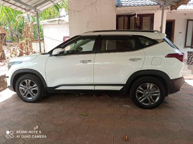 https://images10.gaadi.com/usedcar_image/3539914/original/processed_9d5682d4-526a-4d52-8360-4ceacff2b926.jpg?imwidth=6402