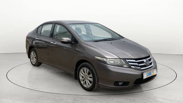 https://images10.gaadi.com/usedcar_image/3540406/original/slot__15038515742-6ed7f471dbfc4312a6c61850a6c5eb95-Exterior-7.jpg?imwidth=6400