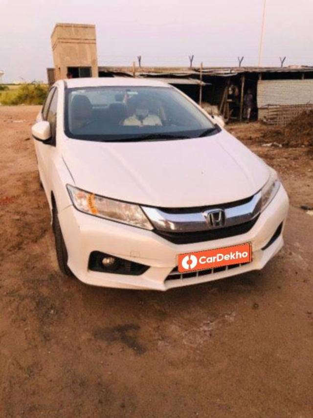 https://images10.gaadi.com/usedcar_image/3540905/original/processed_de5c5141-ac5d-443b-859f-c01259e0d3c5.jpeg?imwidth=6400