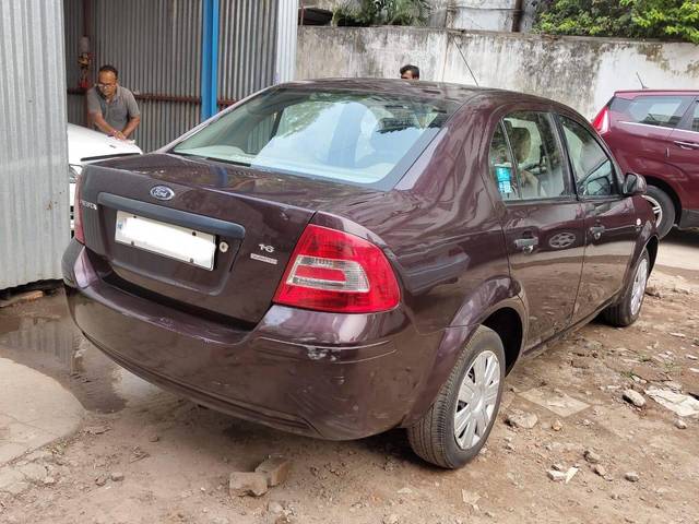 https://images10.gaadi.com/usedcar_image/3541528/original/processed_a0b4719e-32cd-45bb-be3d-38db89dc59f9-used_car_2844725_1692267679.jpg?imwidth=6401