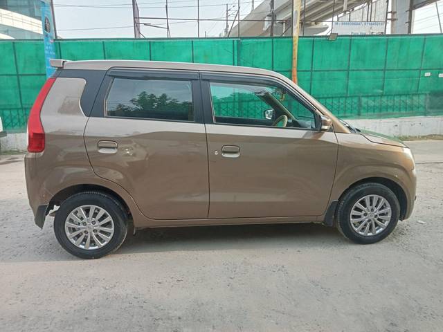 https://images10.gaadi.com/usedcar_image/3541712/original/processed_cde4461f-e8ae-4d6b-88c7-629026bed94b-used_car_2844875_1692274688.jpg?imwidth=6401