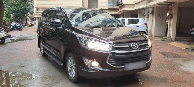 https://images10.gaadi.com/usedcar_image/3541989/original/processed_e067c079-8192-4abd-ba52-bc601d339ef4-used_car_2845067_1692301907.jpg?imwidth=6400