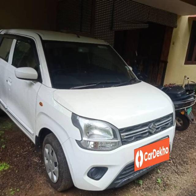https://images10.gaadi.com/usedcar_image/3542296/original/processed_e83211e0-86aa-4523-9820-bcadf95abe3d.jpg?imwidth=6400