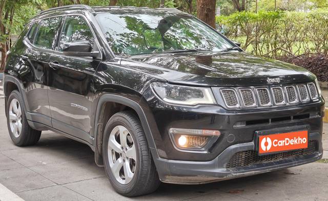 https://images10.gaadi.com/usedcar_image/3542309/original/processed_41127c30-00ff-44ac-a84f-cab6343fd913-used_car_2845304_1692341089.jpg?imwidth=6400