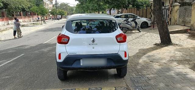 https://images10.gaadi.com/usedcar_image/3542969/original/e6a7d430-6204-4695-9a1b-df67079b7a89-VCC_1772071_96_1691752258.jpg?imwidth=6402