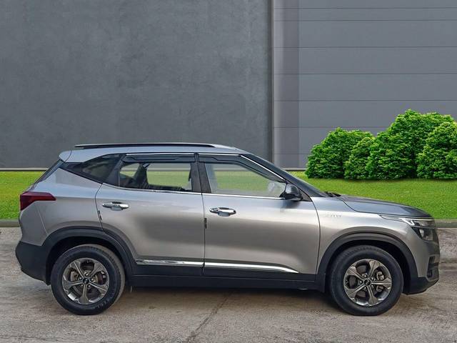 https://images10.gaadi.com/usedcar_image/3542998/original/processed_1e9d3704-8577-4f2f-b6cd-f2412cb26f24-used_car_2845904_1692359821.jpg?imwidth=6401