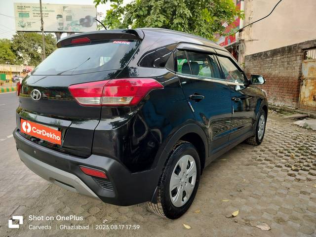 https://images10.gaadi.com/usedcar_image/3544057/original/processed_e56a5b3b-1062-40e5-abba-d33d7f4a82dd-used_car_2846724_1692438085.jpg?imwidth=6401