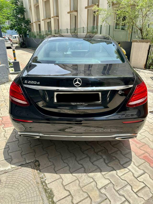 https://images10.gaadi.com/usedcar_image/3544267/original/processed_4dc06335-68e6-413f-8889-5e06932876bc-used_car_2846907_1692445016.jpg?imwidth=6402
