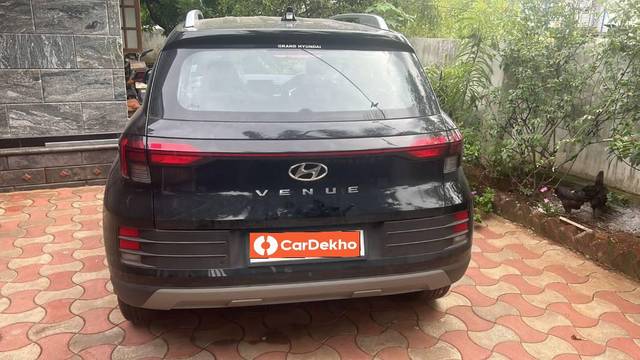 https://images10.gaadi.com/usedcar_image/3544714/original/processed_3092b0ff-9193-42ff-8349-cf31665a1588.jpg?imwidth=6401