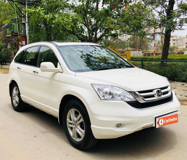 https://images10.gaadi.com/usedcar_image/3546577/original/processed_7115add0-64ba-454d-a42d-e4ae2af4971c-used_car_2848663_1692626865.jpeg?imwidth=6401