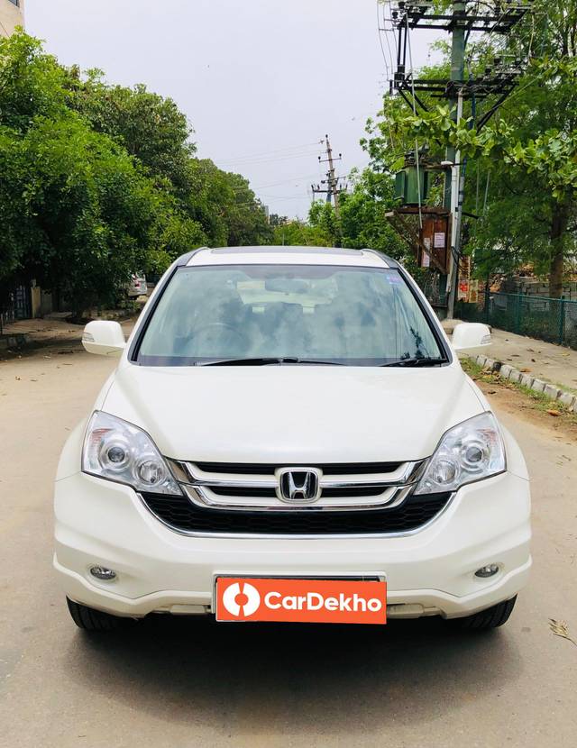 https://images10.gaadi.com/usedcar_image/3546577/original/processed_8e03d907-a152-4e11-a1b8-0df2624307b4-used_car_2848663_1692626858.jpeg?imwidth=6400