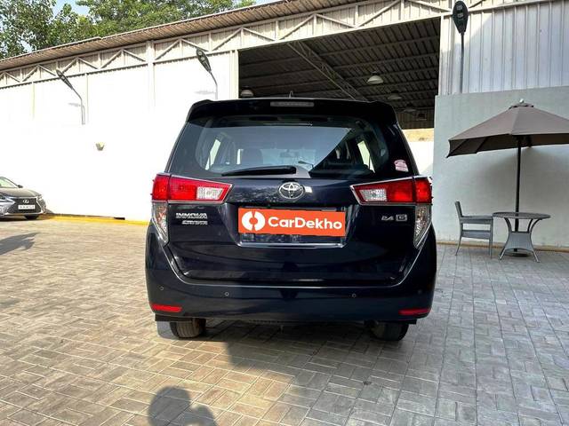 https://images10.gaadi.com/usedcar_image/3547324/original/processed_usedcar_2_4__10151692693245_1692693315.jpeg?imwidth=6402