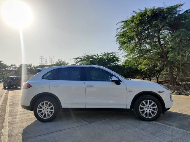https://images10.gaadi.com/usedcar_image/3547549/original/eb5cc220-410d-404a-a625-58ae2b22cbbe-used_car_2849436_1692703433.jpg?imwidth=6402