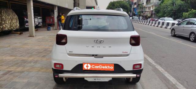 https://images10.gaadi.com/usedcar_image/3547739/original/processed_usedcar_2_9661692711935_1692711942.jpg?imwidth=6402