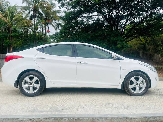 https://images10.gaadi.com/usedcar_image/3547836/original/f6f574ea-9dcf-4b12-a05f-f26597610085-used_car_2849661_1692722475.jpg?imwidth=6401
