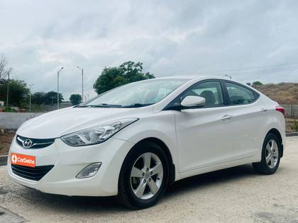 Hyundai Elantra CRDi SX AT Hyundai Elantra CRDi SX AT