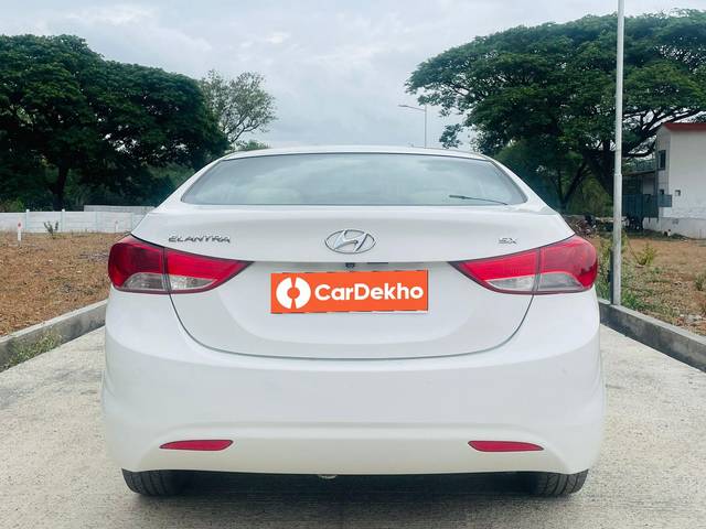 https://images10.gaadi.com/usedcar_image/3547836/original/processed_dcc0c032-0566-4276-a522-2aee61acba20-used_car_2849661_1692722470.jpg?imwidth=6402
