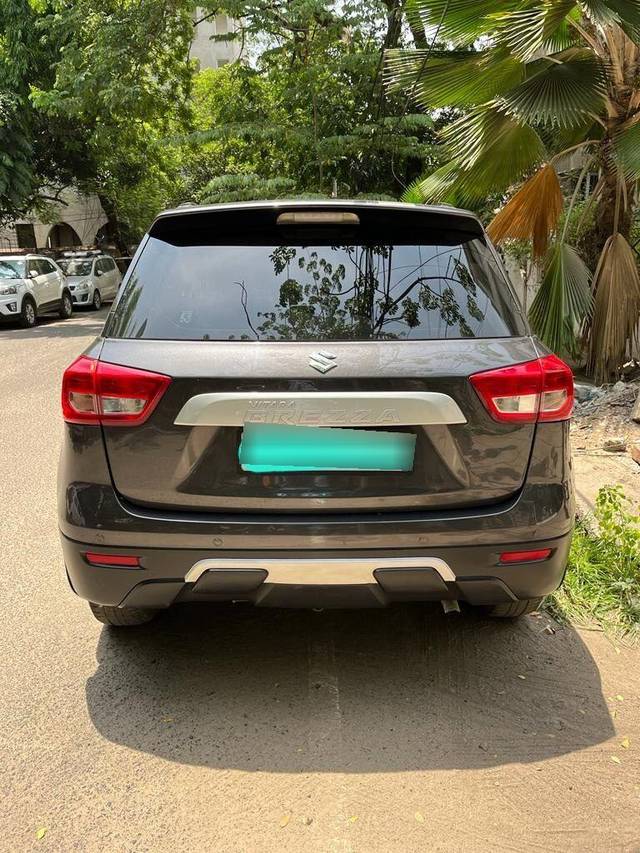 https://images10.gaadi.com/usedcar_image/3548455/original/processed_866c31d7-4f44-4cbc-b1ee-3307295a4460-used_car_2850161_1692774290.jpg?imwidth=6402