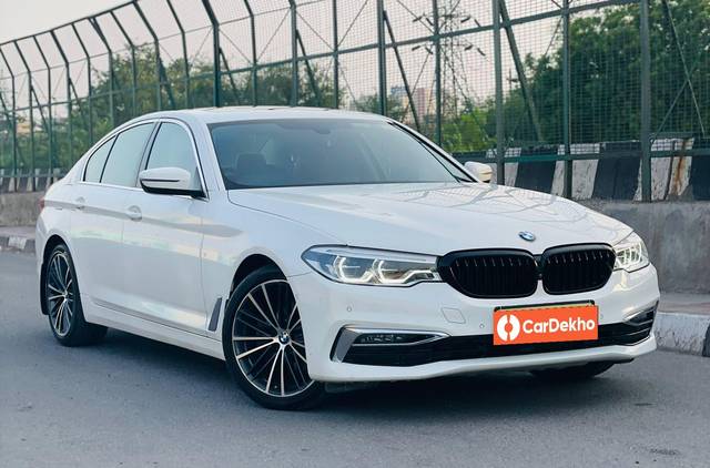 https://images10.gaadi.com/usedcar_image/3549086/original/processed_d37bc172-a5f0-4d16-851a-612048ce27fc-used_car_2850699_1692799935.jpg?imwidth=6400