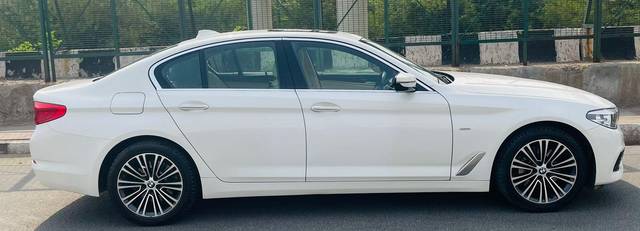 https://images10.gaadi.com/usedcar_image/3549087/original/processed_a1f39ced-071e-4c61-a0fa-ed03468e25f5-used_car_2850700_1692800019.jpg?imwidth=6401