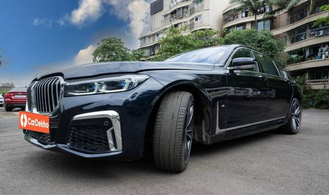 https://images10.gaadi.com/usedcar_image/3549358/original/processed_98da16b3-92b5-4a99-a57b-378e780f918a-used_car_2850874_1692857042.jpg?imwidth=6401