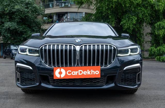 https://images10.gaadi.com/usedcar_image/3549358/original/processed_ca3f4178-aefd-41e8-9101-3256b9eb93ae-used_car_2850874_1692857038.jpg?imwidth=6400