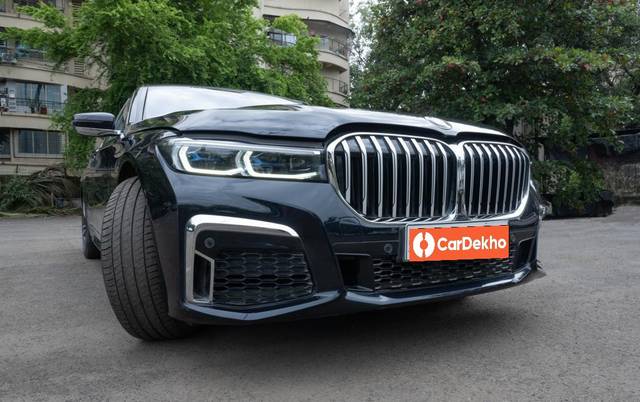 https://images10.gaadi.com/usedcar_image/3549358/original/processed_e3c7b397-e275-4c8b-8916-f4932b97bd49-used_car_2850874_1692857040.jpg?imwidth=6402
