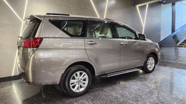 https://images10.gaadi.com/usedcar_image/3549448/original/usedcar_whatsappimage2023_08_24at115722am_68231692858700_1692859021.jpeg?imwidth=6402