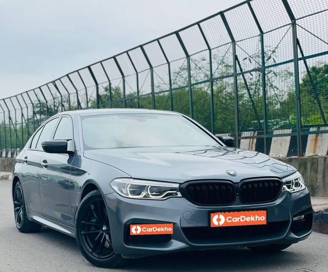 https://images10.gaadi.com/usedcar_image/3550528/original/processed_used_car_2851958_1692876408.jpg?imwidth=6400