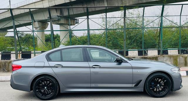 https://images10.gaadi.com/usedcar_image/3550528/original/used_car_2851958_1692876412.jpg?imwidth=6401