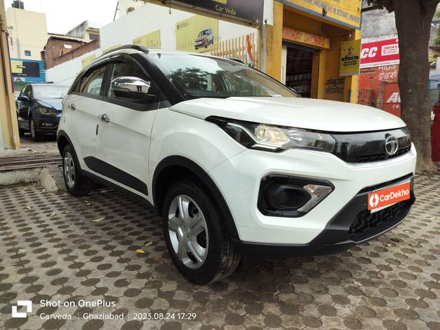https://images10.gaadi.com/usedcar_image/3550631/original/processed_used_car_2852044_1693116210.jpg?imwidth=6400