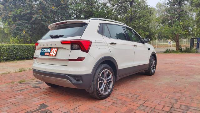 https://images10.gaadi.com/usedcar_image/3550660/original/processed_used_car_2852071_1692880538.jpg?imwidth=6401