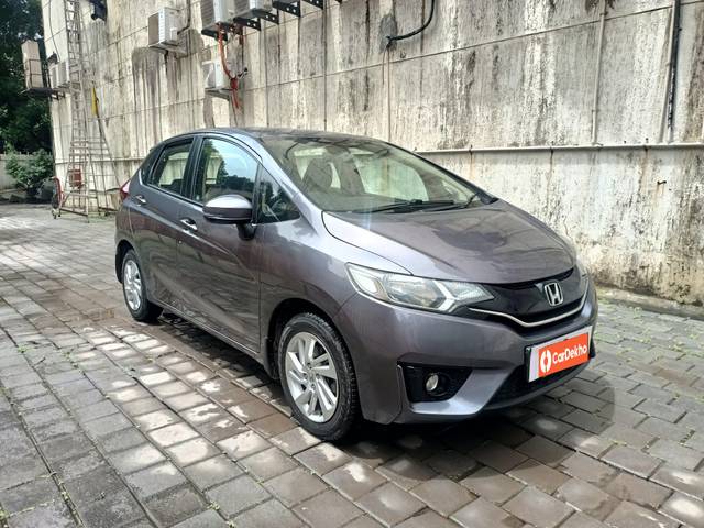 https://images10.gaadi.com/usedcar_image/3551237/original/processed_used_car_2852456_1692948956.jpg?imwidth=6400
