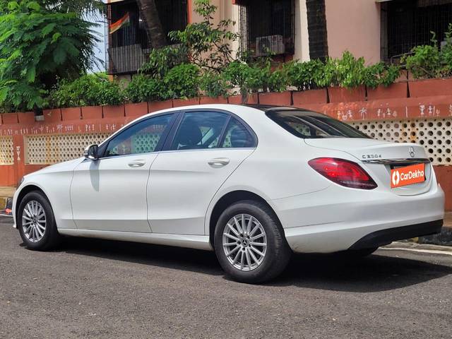 https://images10.gaadi.com/usedcar_image/3551620/original/processed_used_car_2852772_1692964527.jpg?imwidth=6402