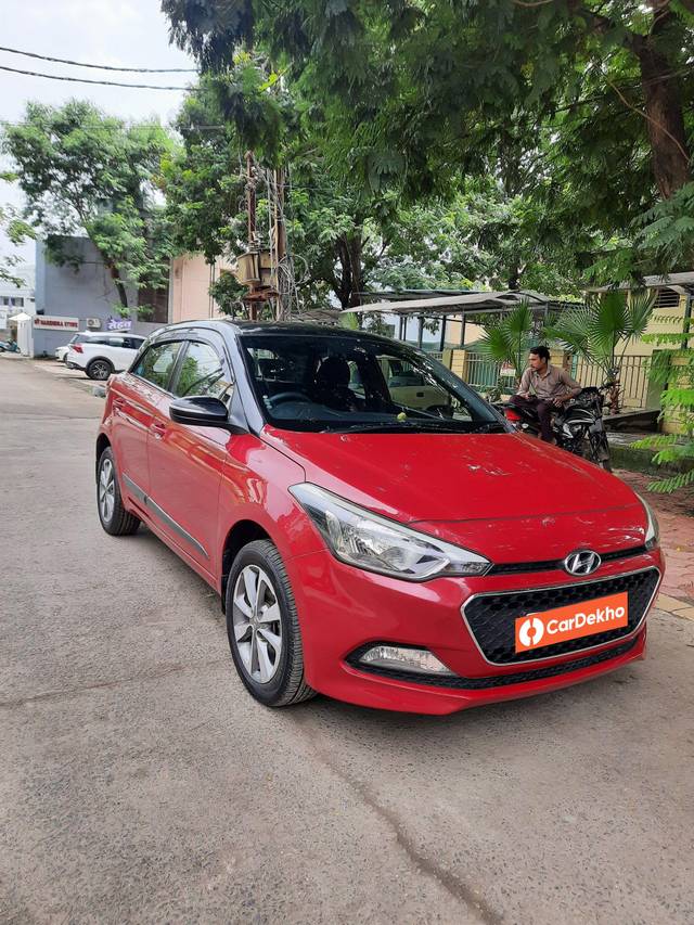 https://images10.gaadi.com/usedcar_image/3551726/original/processed_used_car_2852865_1692969311.jpg?imwidth=6400