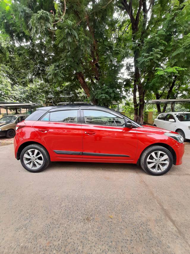 https://images10.gaadi.com/usedcar_image/3551726/original/used_car_2852865_1692969314.jpg?imwidth=6401