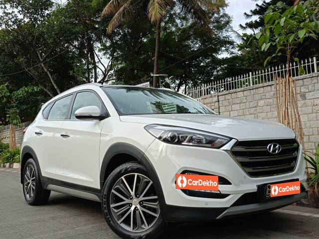 https://images10.gaadi.com/usedcar_image/3551772/original/processed_used_car_2852904_1692971287.jpg?imwidth=6400