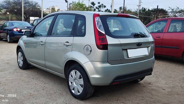 https://images10.gaadi.com/usedcar_image/3552408/original/processed_usedcar_img_20220504_184313_2021693039066_1693039096.jpg?imwidth=6401