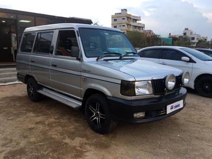 Toyota Qualis FS F7 Toyota Qualis FS F7