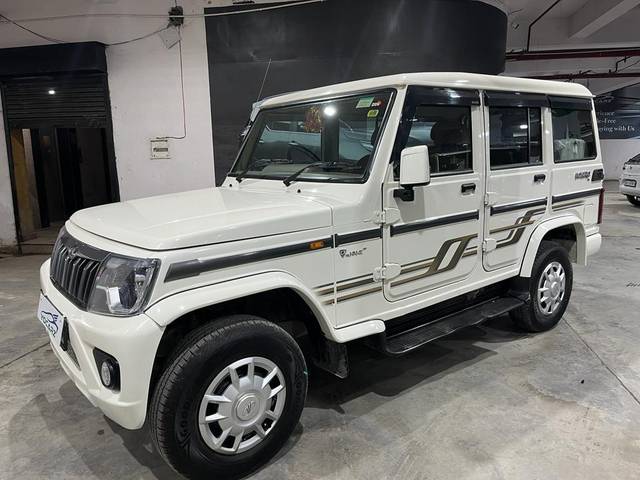 https://images10.gaadi.com/usedcar_image/3552651/original/processed_used_car_2853584_1693046556.jpg?imwidth=6400