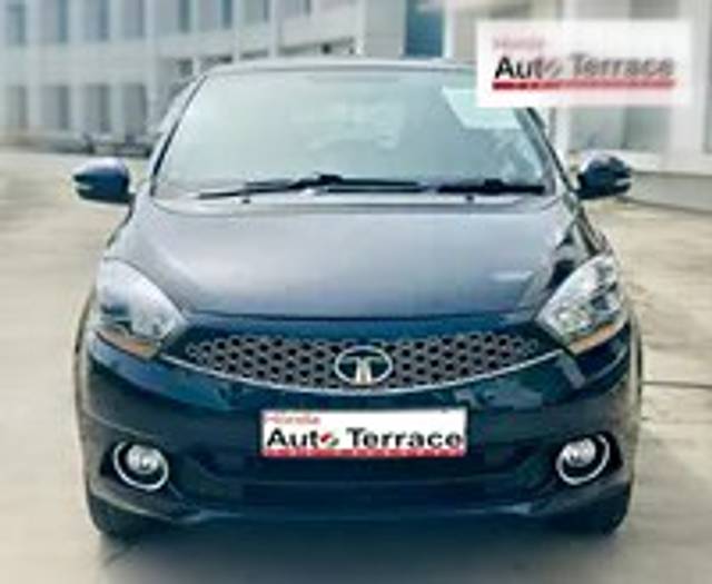 https://images10.gaadi.com/usedcar_image/3552841/original/img3552841__replace_img_652f9e6a8222c_1697619562.png?imwidth=6400