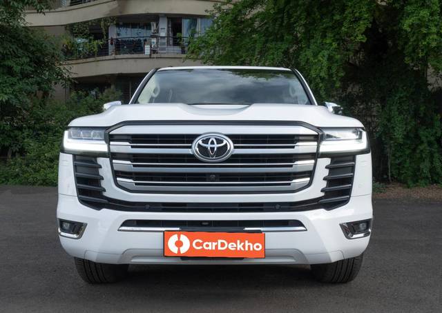 https://images10.gaadi.com/usedcar_image/3553095/original/processed_used_car_2853912_1693103386.jpg?imwidth=6400