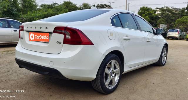 https://images10.gaadi.com/usedcar_image/3553199/original/processed_usedcar_img_20220817_180021_2021693115480_1693115514.jpg?imwidth=6401