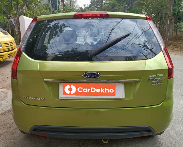 https://images10.gaadi.com/usedcar_image/3553205/original/processed_usedcar_img20211208140809_2021693115641_1693115782.jpg?imwidth=6402