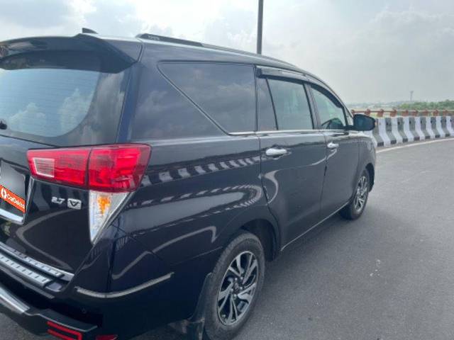 https://images10.gaadi.com/usedcar_image/3553211/original/processed_32ab9540-4dcc-41d9-8a24-6b9bd55e07d1.jpeg?imwidth=6400
