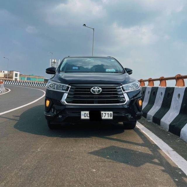 https://images10.gaadi.com/usedcar_image/3553211/original/processed_b159c19d-332f-413b-af40-07d0997dea86.jpeg?imwidth=6401