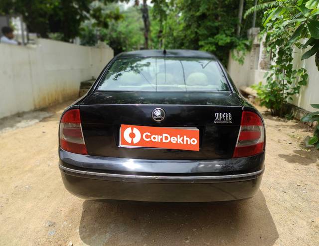 https://images10.gaadi.com/usedcar_image/3553220/original/processed_usedcar_img_20210910_121114_2021693116315_1693116372.jpg?imwidth=6402